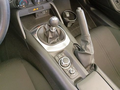 Used 2020 MAZDA MX-5 Miata Sport RWD image 54