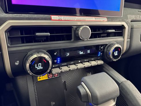New 2026 Toyota Tacoma Limited AWD/4WD image 32