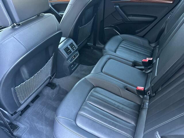 Used 2023 Audi Q5 2.0T Premium w/ Convenience Package AWD/4WD image 14