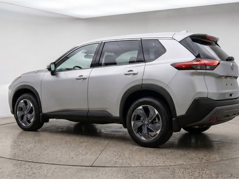Used 2025 Nissan Rogue SV FWD image 6