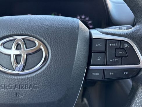 Used 2021 Toyota Sienna LE FWD image 27
