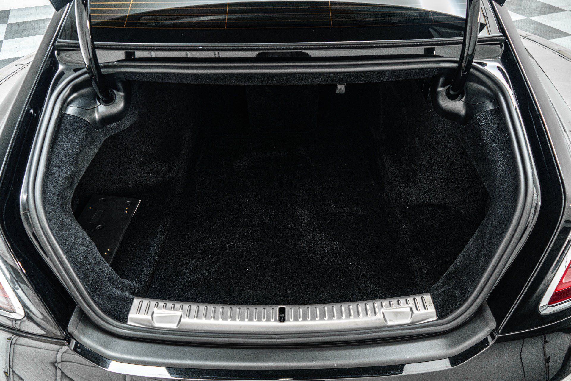 Used 2022 Rolls-Royce Ghost w/ Ghost Package AWD/4WD image 19