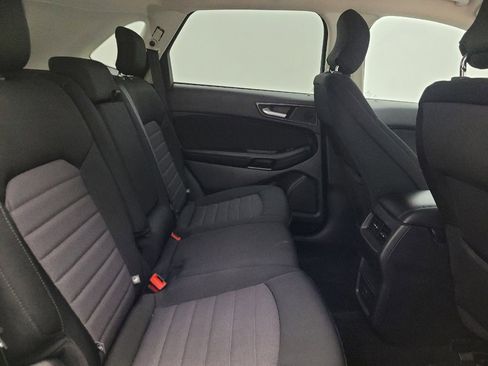 Used 2017 Ford Edge SE FWD image 19