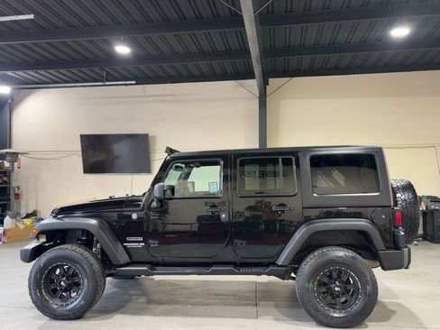 Used 2013 Jeep Wrangler Unlimited Sport AWD/4WD image 8