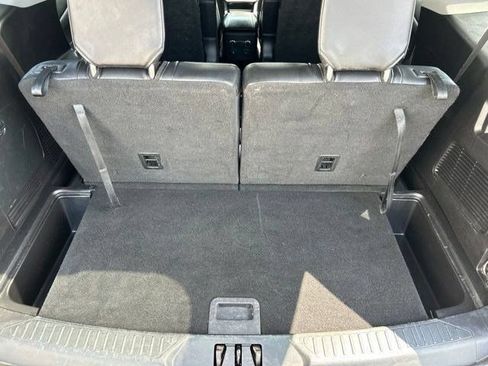 Used 2021 Ford Explorer XLT w/ Equipment Group 202A AWD/4WD image 46