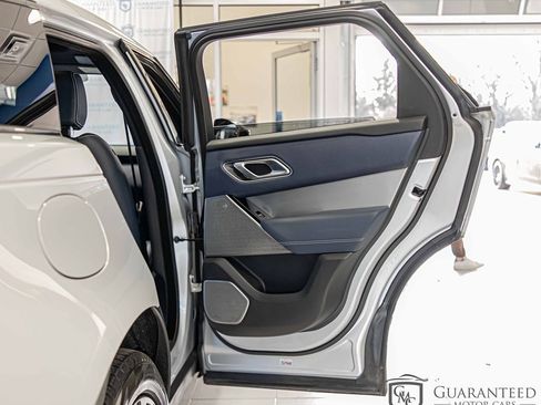 Used 2022 Land Rover Range Rover Velar R-Dynamic S image 39