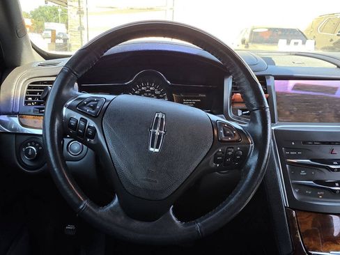 Used 2013 Lincoln MKS FWD image 16