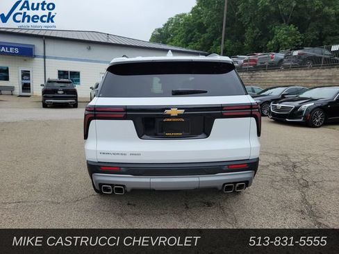 Used 2026 Chevrolet Traverse LT AWD/4WD image 4