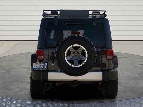 Used 2014 Jeep Wrangler Unlimited Sahara w/ Connectivity Group AWD/4WD image 6