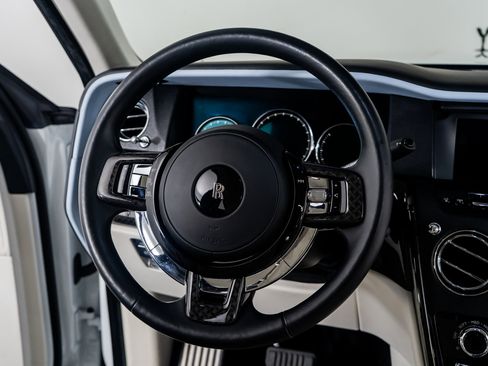 Used 2023 Rolls-Royce Cullinan Black Badge image 33