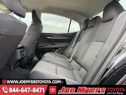 Used 2025 Toyota Camry LE image 28
