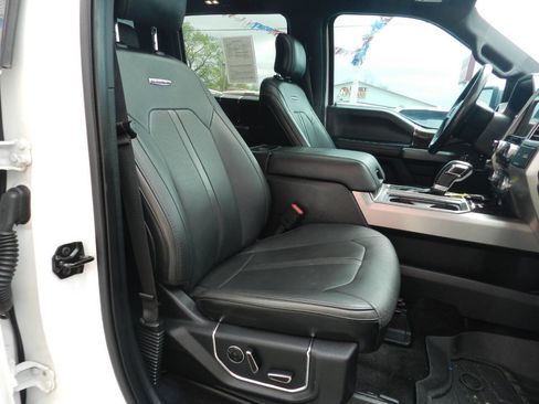 Used 2016 Ford F150 Platinum w/ Equipment Group 701A Luxury AWD/4WD image 26