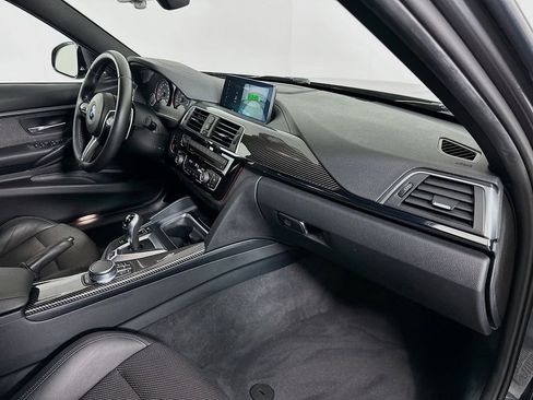 Used 2018 BMW M3 image 29