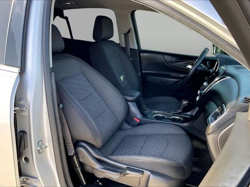 Used 2018 Chevrolet Equinox LT w/ Sun & Infotainment Package FWD image 8