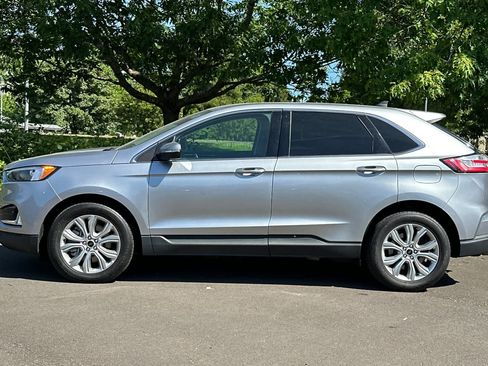 Used 2023 Ford Edge Titanium AWD/4WD image 5