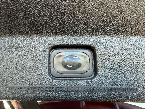 Used 2016 Ford Explorer XLT w/ Equipment Group 202A FWD image 12