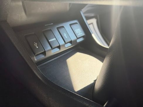 Used 2018 Honda HR-V EX image 28