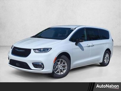 New 2026 Chrysler Pacifica Select