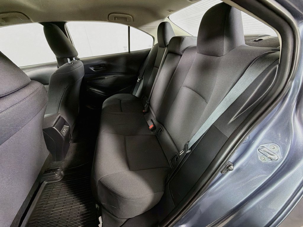 Used 2025 Toyota Corolla LE FWD image 18