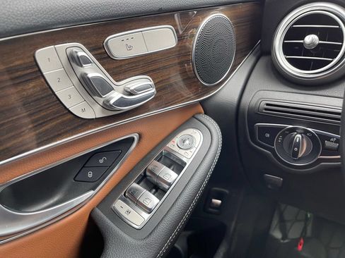 Used 2022 Mercedes-Benz GLC 300 4MATIC image 12