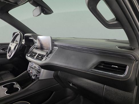 Used 2022 GMC Yukon XL SLT w/ SLT Luxury Package image 28