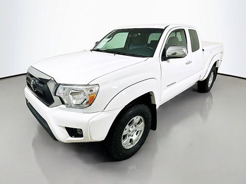 Used 2013 Toyota Tacoma 4x4 Access Cab V6 image 3
