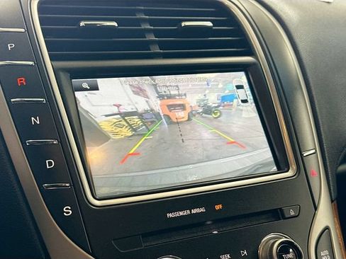 Used 2016 Lincoln MKX Select w/ Select Plus Package AWD/4WD image 14