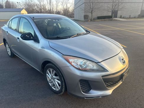 Used 2013 MAZDA MAZDA3 i Touring FWD image 3