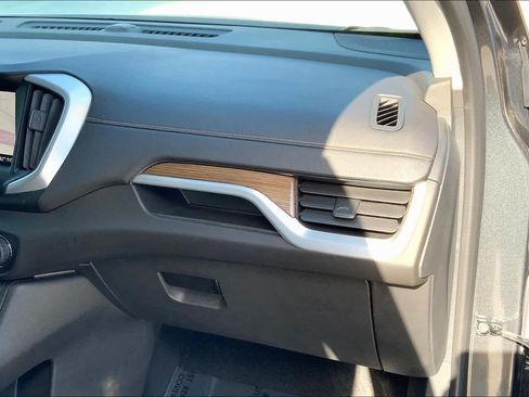 Used 2020 GMC Terrain SLE w/ Driver Convenience Package FWD image 19