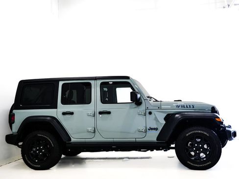 Used 2023 Jeep Wrangler Unlimited w/ Cold Weather Group AWD/4WD image 5