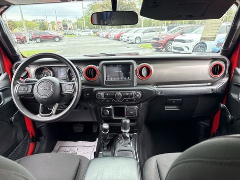 Used 2022 Jeep Gladiator Sport image 19