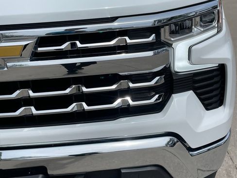 Used 2025 Chevrolet Silverado 1500 LT image 8