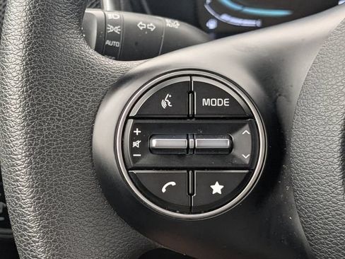 Certified 2025 Kia Soul LX w/ LX Technology Package FWD image 25