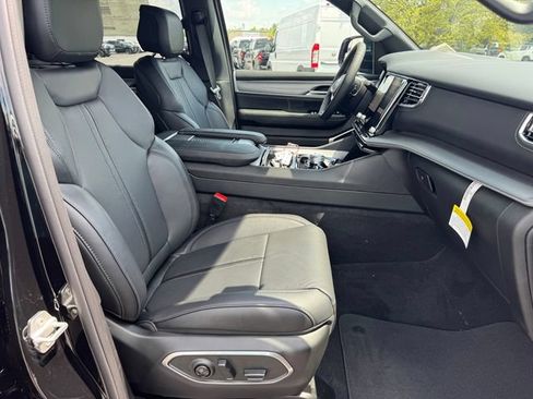 New 2026 Jeep Grand Wagoneer Limited AWD/4WD image 14