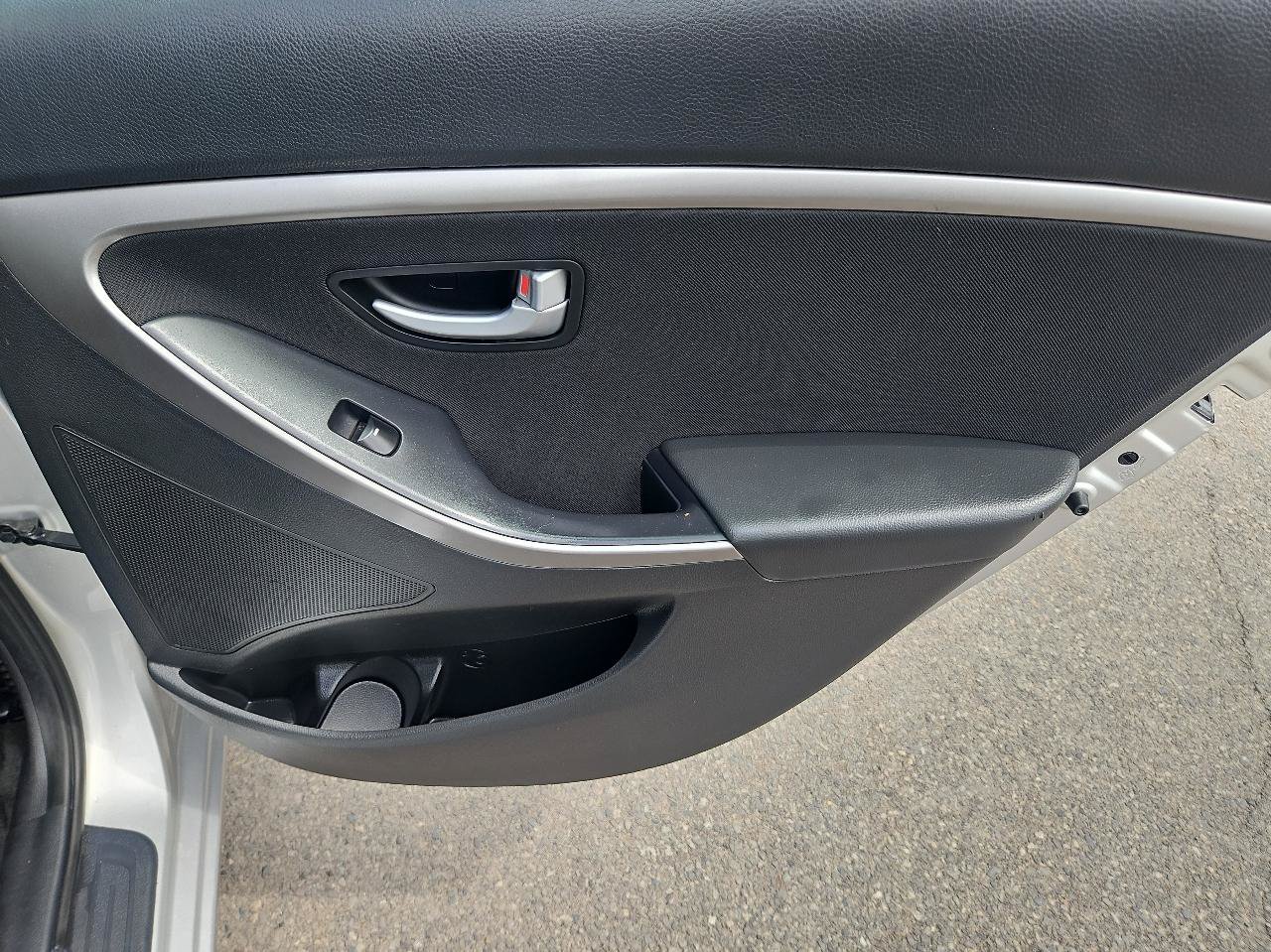 Used 2013 Hyundai Elantra GT FWD image 18