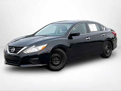 Used 2018 Nissan Altima 2.5 S w/ S Convenience Package FWD image 2