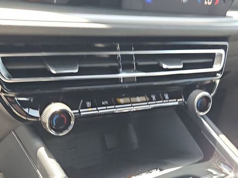New 2026 Chevrolet Traverse LT w/ Enhanced Driving Package FWD image 24