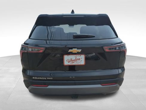 Used 2026 Chevrolet Equinox LT w/ Convenience Package II AWD/4WD image 4