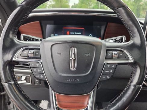 Used 2023 Lincoln Navigator Reserve AWD/4WD image 25