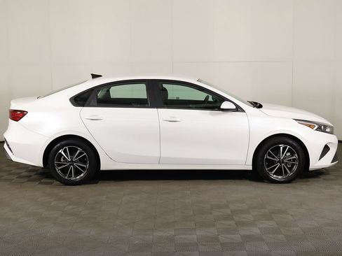 Used 2022 Kia Forte LXS FWD image 16
