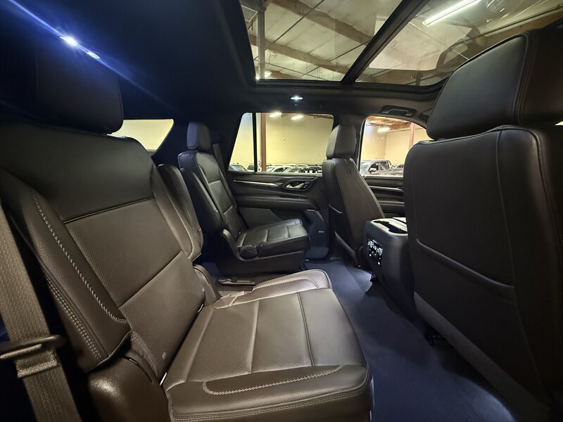 Used 2021 GMC Yukon Denali w/ Denali Premium Package AWD/4WD image 37