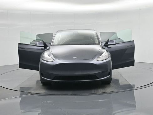Used 2022 Tesla Model Y Performance image 27