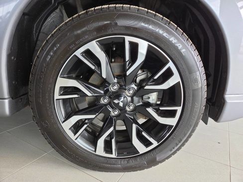 Used 2018 Mitsubishi Outlander SEL AWD/4WD image 9