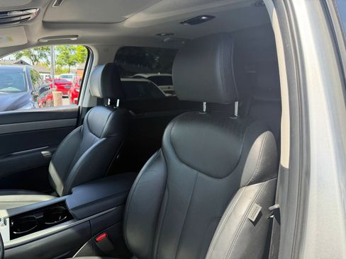 Used 2022 Hyundai Palisade SEL w/ 8P Bench Seat Package AWD/4WD image 11