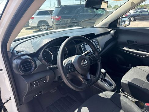 Used 2023 Nissan Kicks S FWD image 8