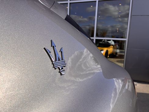 Used 2022 Maserati Levante GT image 11