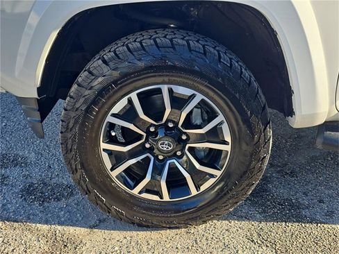 Used 2021 Toyota Tacoma TRD Sport image 7