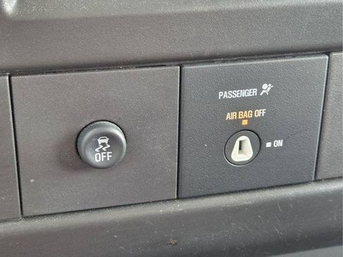 Used 2025 Chevrolet Express 2500 w/ Driver Convenience Package RWD image 25