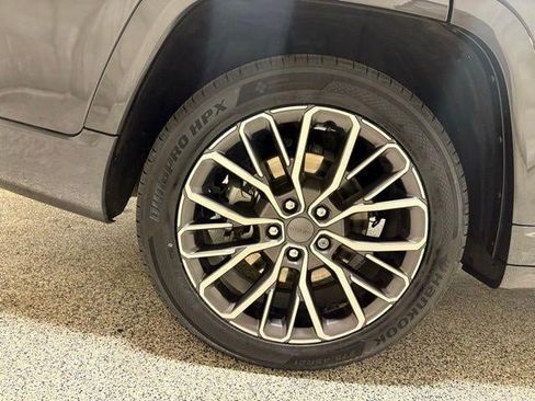 Used 2024 Jeep Grand Cherokee L Summit image 21