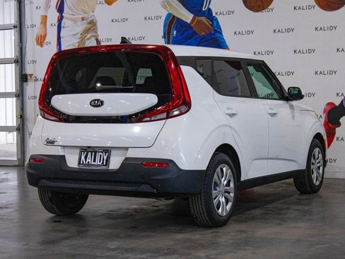 Used 2021 Kia Soul LX image 24